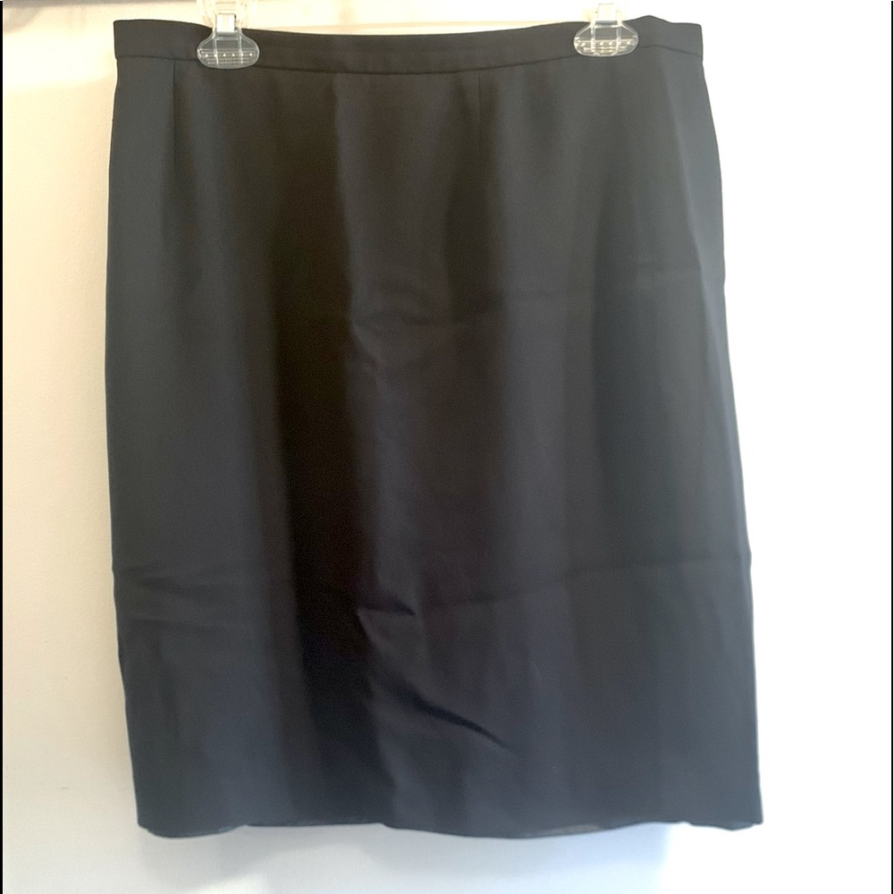 Like New!! Excellent Condition!! Mid Length Skirt